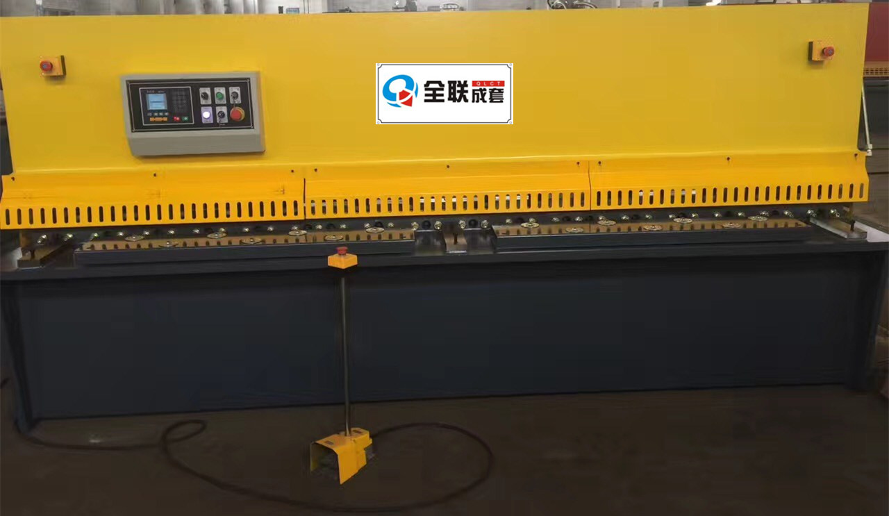 剪(jiǎn)闆機(jī)