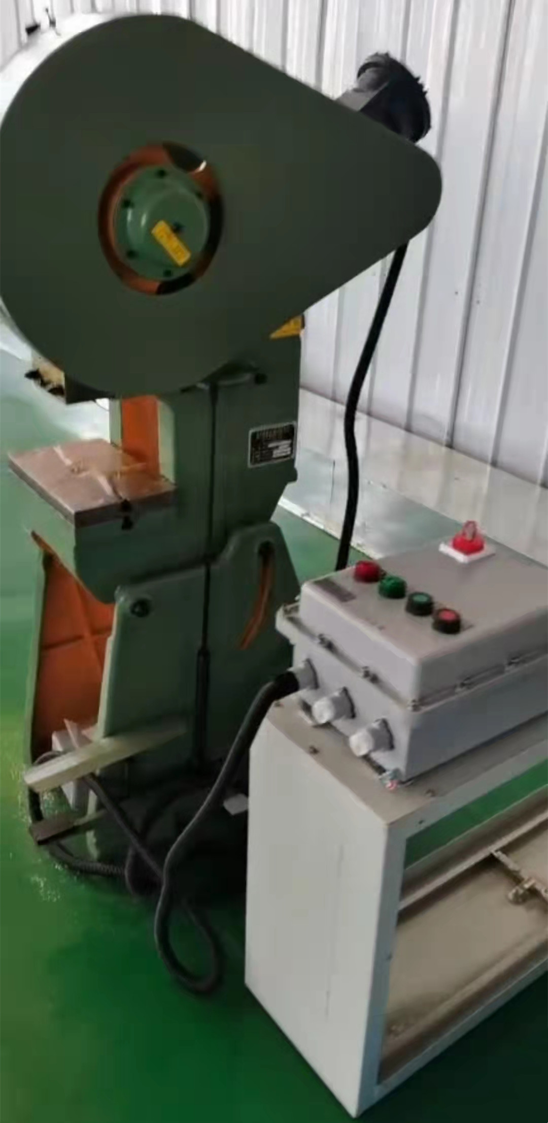防爆壓(yā)力機(jī)